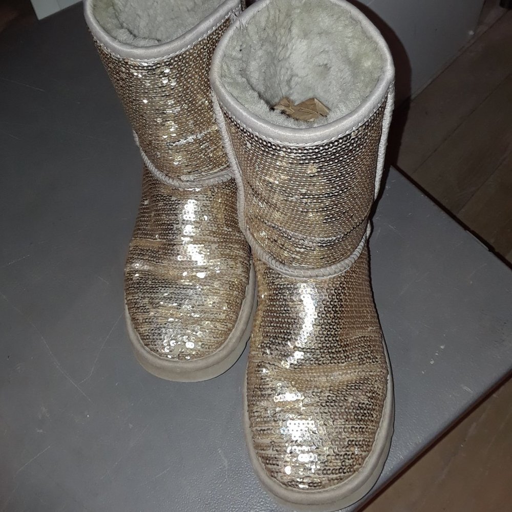 Mob Core Accessory UGG silver boots. Great preloved  condition.